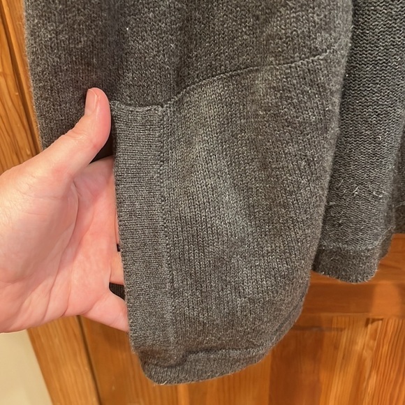 Gap womens gray oversize short sleeve cardigan sweater size xsmall / small . - Picture 2 of 7